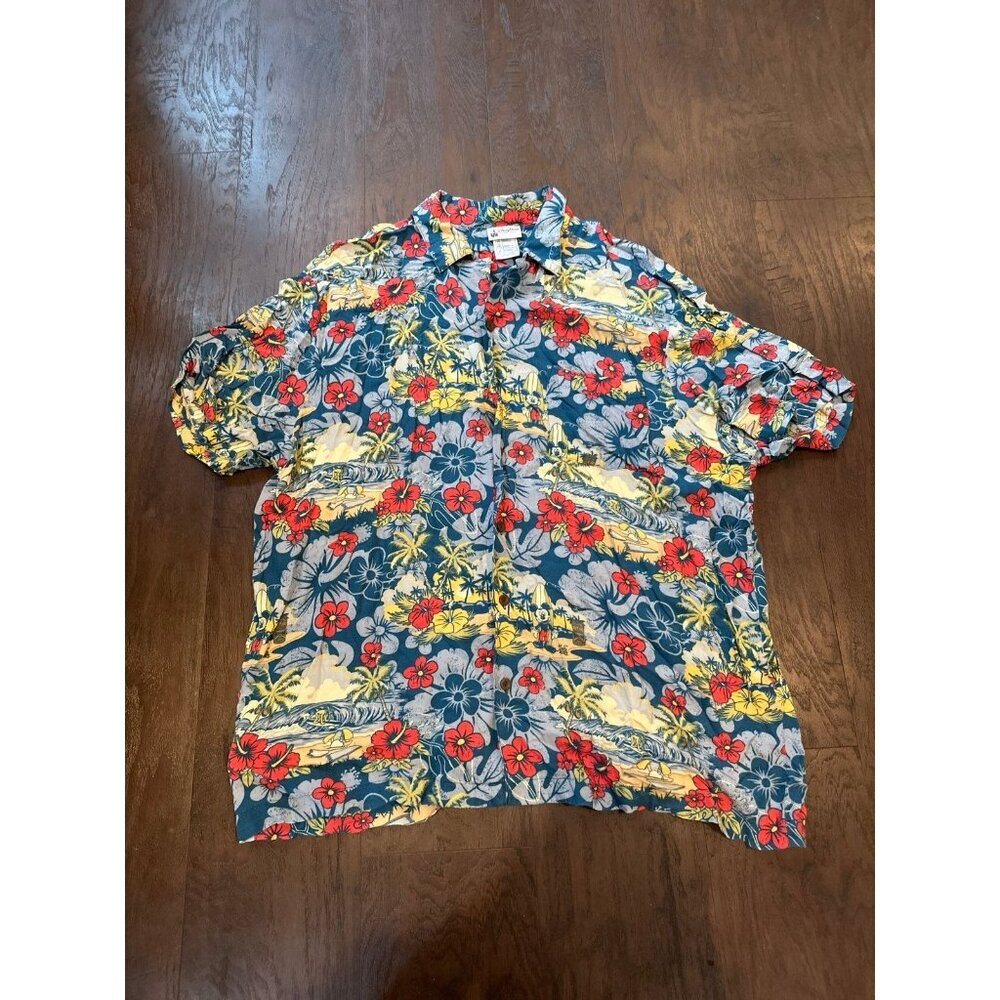 Disney parks island Hawaiian men’s XL button down collared shirt‎ GB7